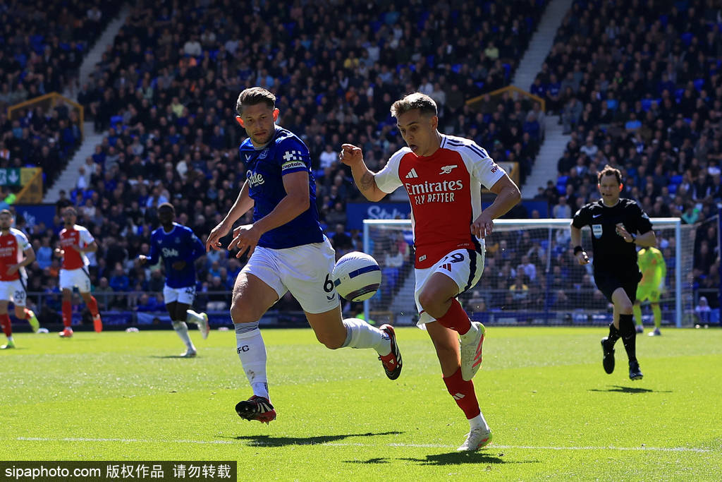 开云平台-快讯：利物浦抵达美国备战世俱杯
