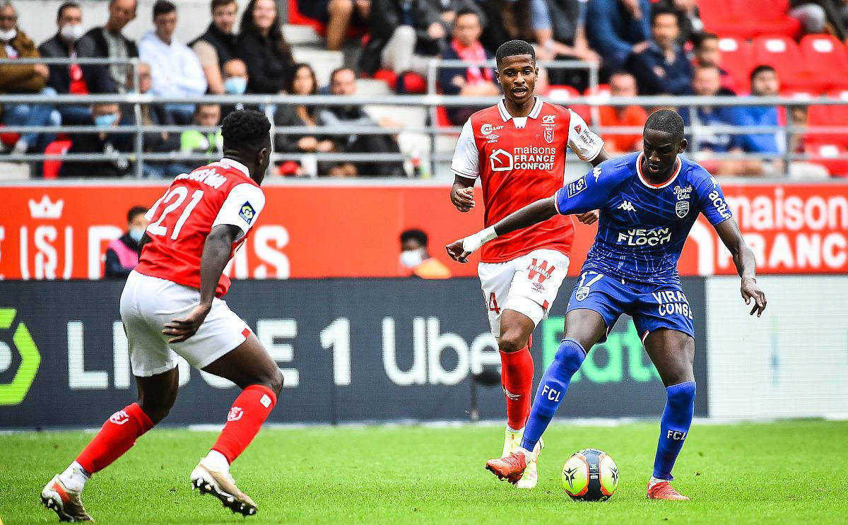 开云体育-尼斯队在比赛中取得一场难得的胜利