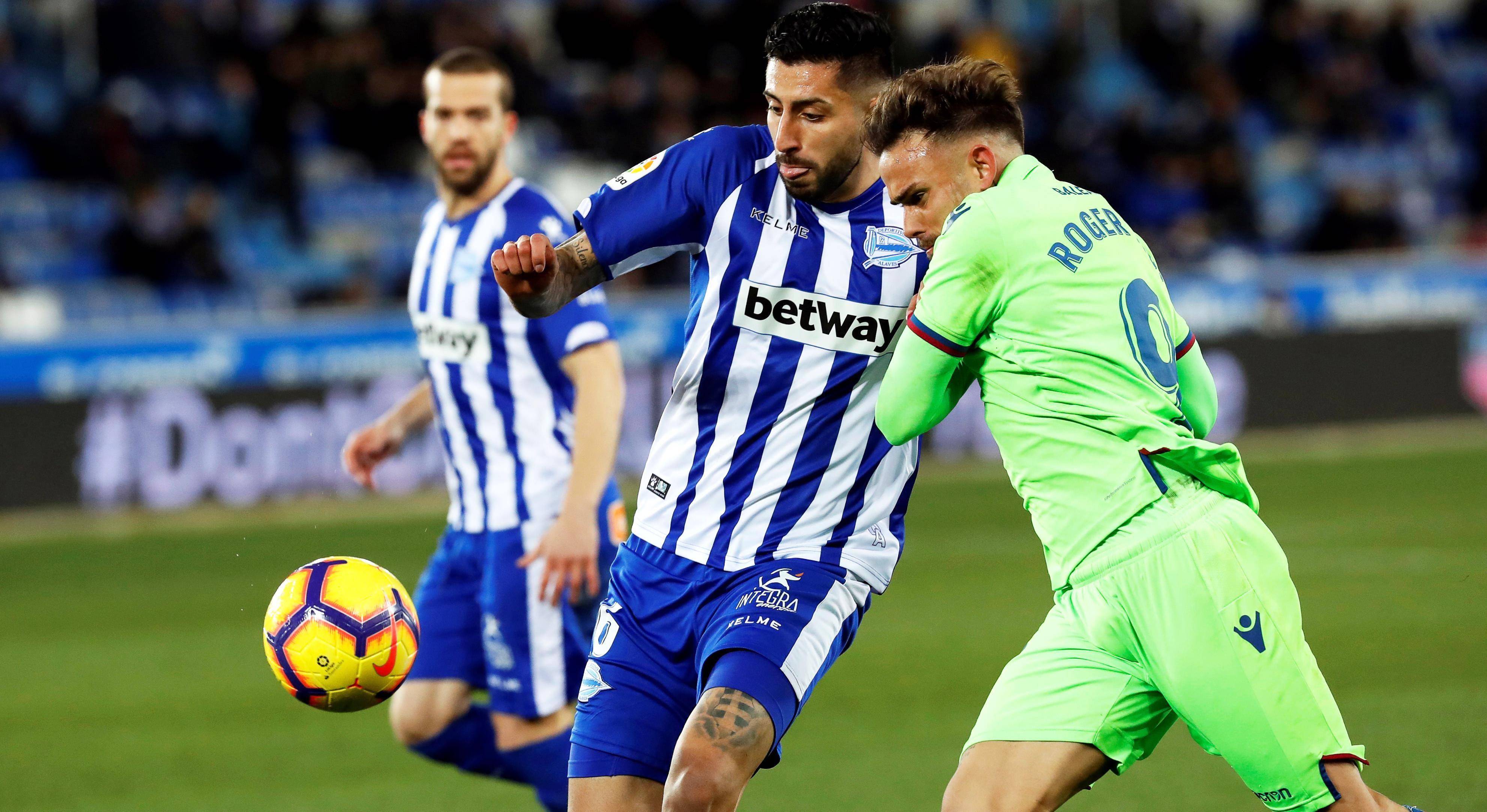 客场做战,皇家社会力克阿拉维斯收获三分的简单介绍 客场做战,皇家社会力克阿拉维斯收获三分的简单介绍