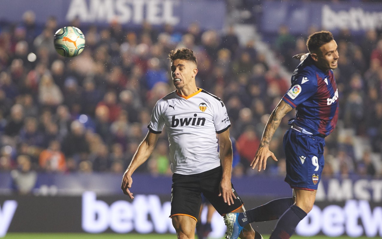 风云变幻的足球赛场，谁将胜出