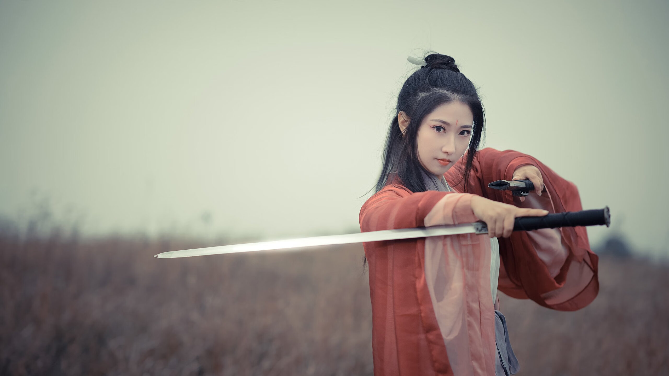 贝林厄姆关键一击定乾坤，勒沃库森强势拿下芬兰展雄风